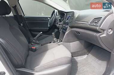 Седан Renault Megane 2018 в 