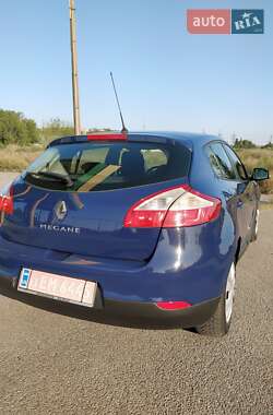Хэтчбек Renault Megane 2010 в 