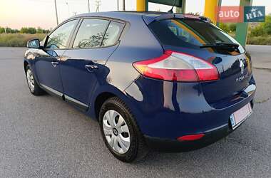 Хэтчбек Renault Megane 2010 в 