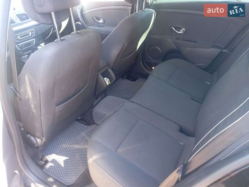 Универсал Renault Megane 2012 в Петрове фото 31 Универсал Renault Megane 2012 в Петрове