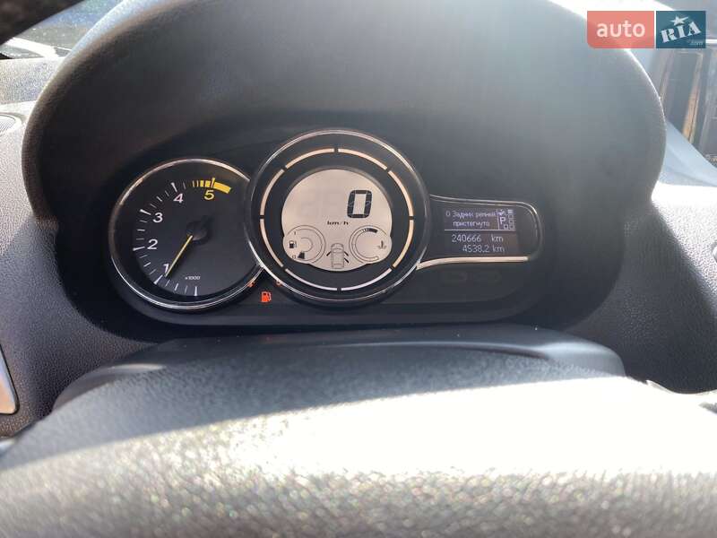 Универсал Renault Megane 2013 в Городке