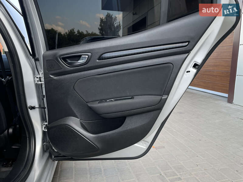 Хэтчбек Renault Megane 2016 в Бердичеве фото 29 Хэтчбек Renault Megane 2016 в Бердичеве