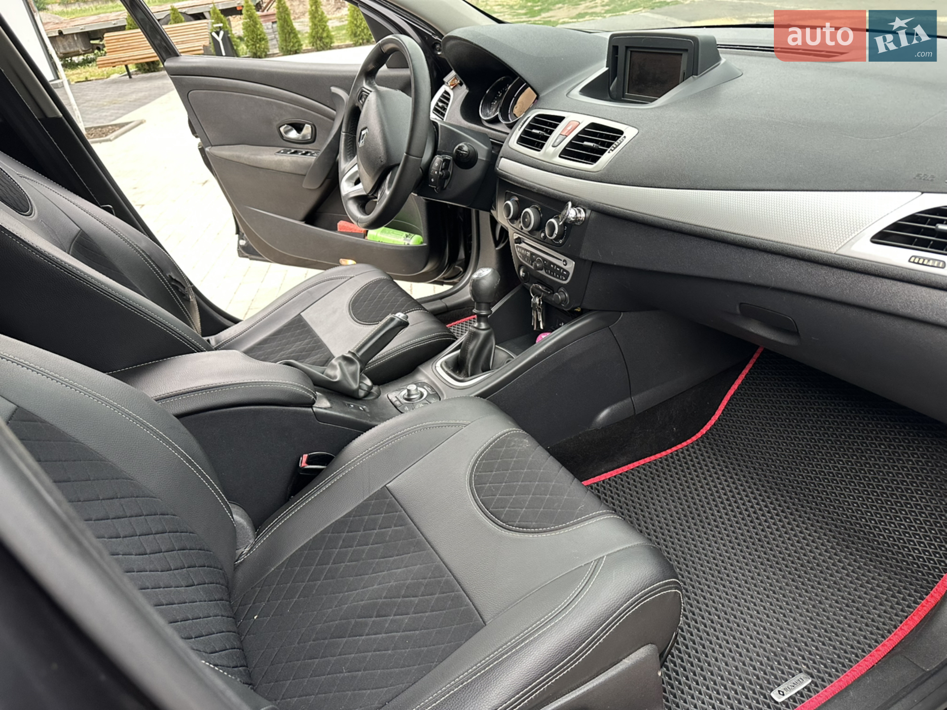2010 Renault Megane - мініатюра 11