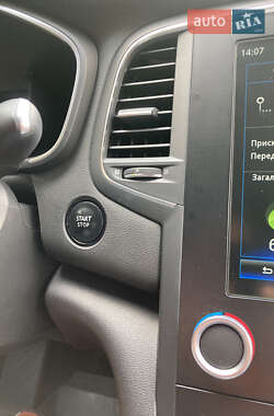 Хэтчбек Renault Megane 2017 в 