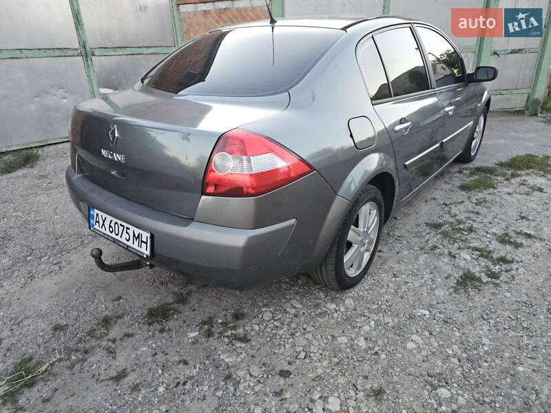 Седан Renault Megane 2003 в Богодухове