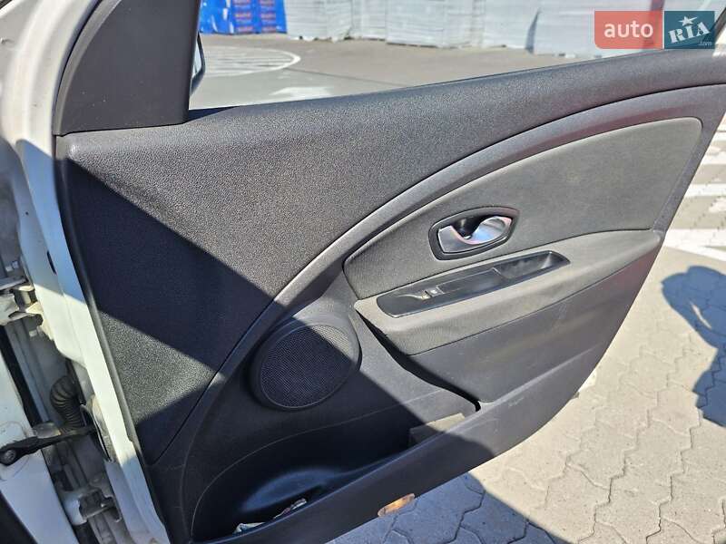 Універсал Renault Megane 2011 в Івано-Франківську фото 41 Універсал Renault Megane 2011 в Івано-Франківську