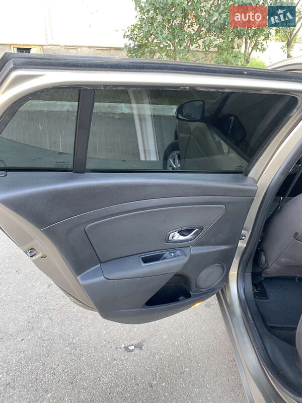 Универсал Renault Megane 2010 в Баштанке фото 23 Универсал Renault Megane 2010 в Баштанке