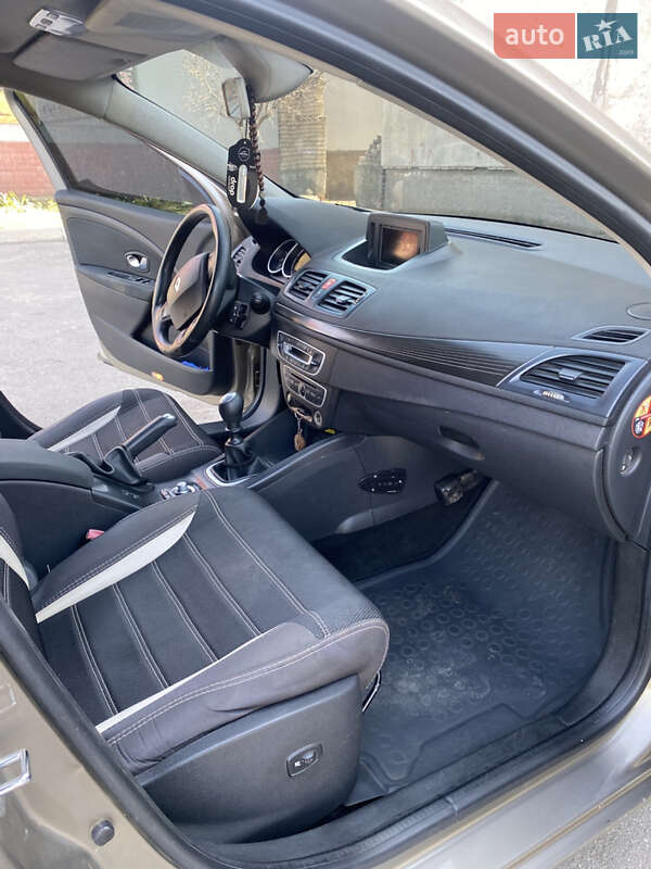 Универсал Renault Megane 2010 в Баштанке фото 39 Универсал Renault Megane 2010 в Баштанке