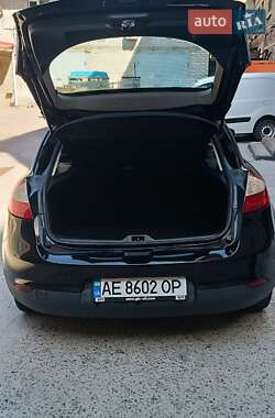 Хэтчбек Renault Megane 2011 в 