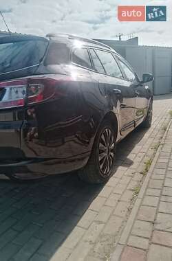 Хэтчбек Renault Megane 2015 в 
