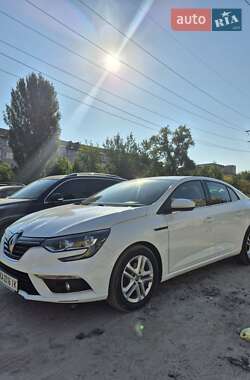 Седан Renault Megane 2017 в 