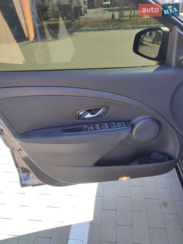 Хэтчбек Renault Megane 2012 в Сумах