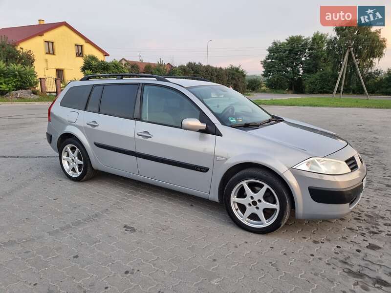 Універсал Renault Megane 2005 в  фото Універсал Renault Megane 2005 в