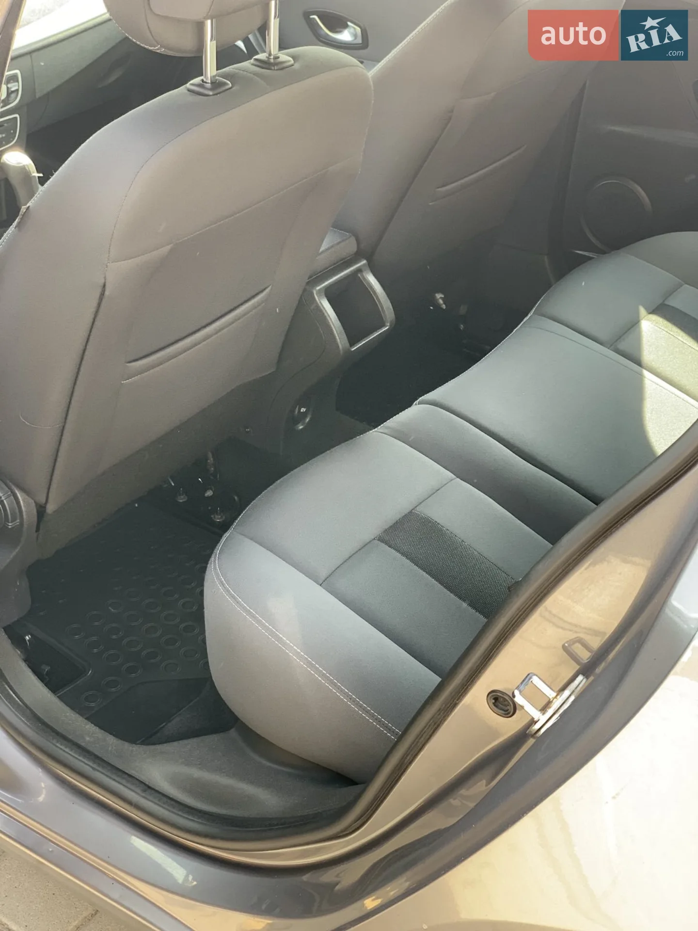 2010 Renault Megane - мініатюра 11