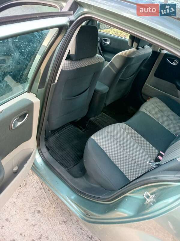 Седан Renault Megane 2004 в Сумах