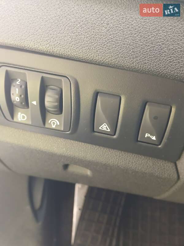 Хэтчбек Renault Megane 2011 в Львове фото 9 Хэтчбек Renault Megane 2011 в Львове