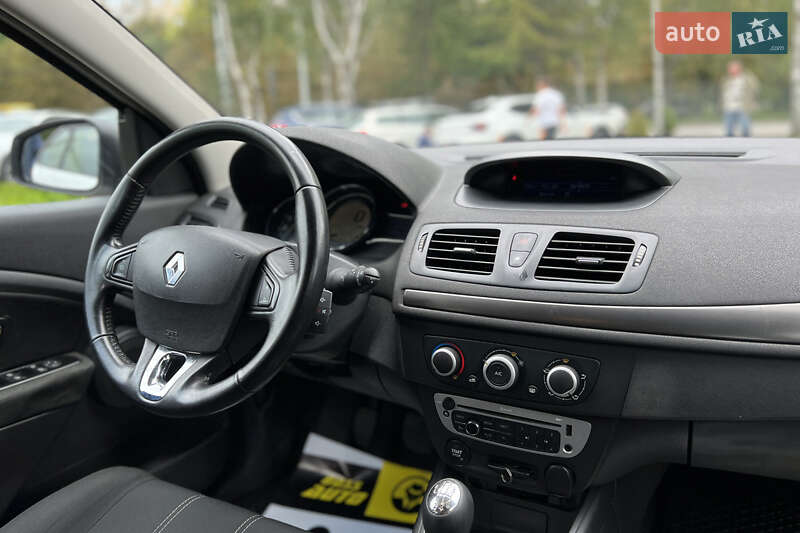 Універсал Renault Megane 2015 в Львові фото 20 Універсал Renault Megane 2015 в Львові