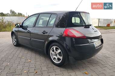 Хэтчбек Renault Megane 2004 в 