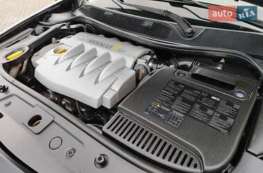 Хэтчбек Renault Megane 2004 в 