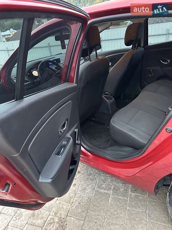 Хэтчбек Renault Megane 2015 в Бучаче фото 14 Хэтчбек Renault Megane 2015 в Бучаче