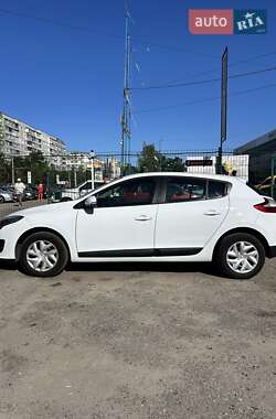 Хэтчбек Renault Megane 2014 в 