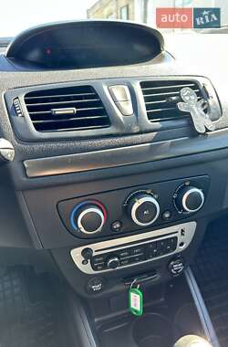 Хэтчбек Renault Megane 2014 в 