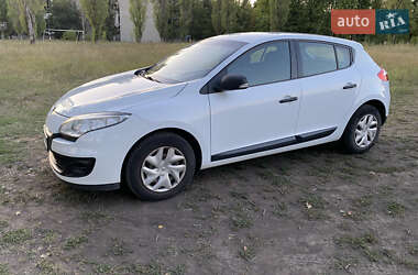 Хэтчбек Renault Megane 2012 в 