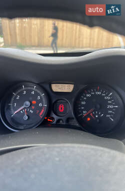 Седан Renault Megane 2006 в  фото 13 Седан Renault Megane 2006 в