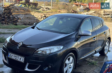 Хэтчбек Renault Megane 2011 в 