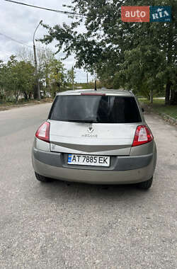 Хэтчбек Renault Megane 2004 в 