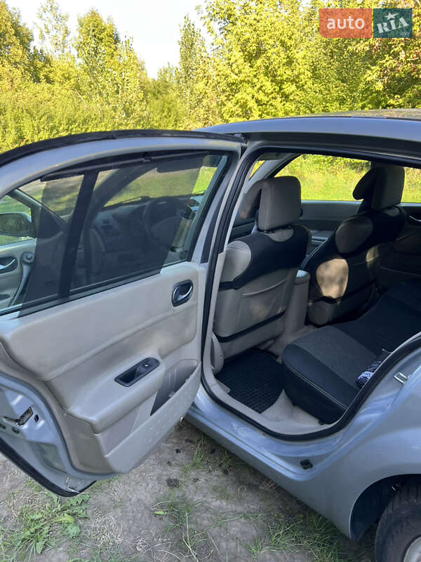 Седан Renault Megane 2004 в Ровно