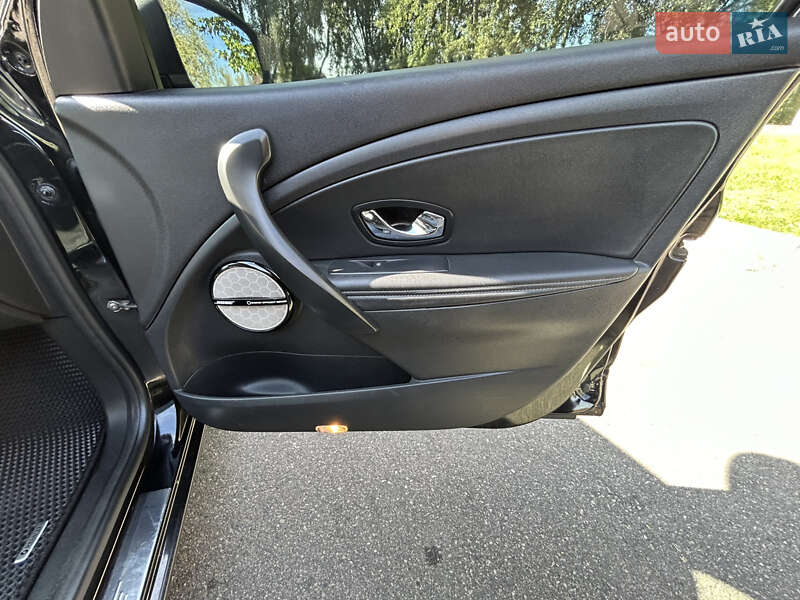 Универсал Renault Megane 2015 в Борисполе фото 23 Универсал Renault Megane 2015 в Борисполе