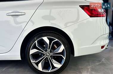 Седан Renault Megane 2018 в 