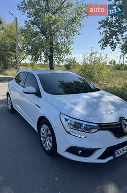 Хэтчбек Renault Megane 2018 в 