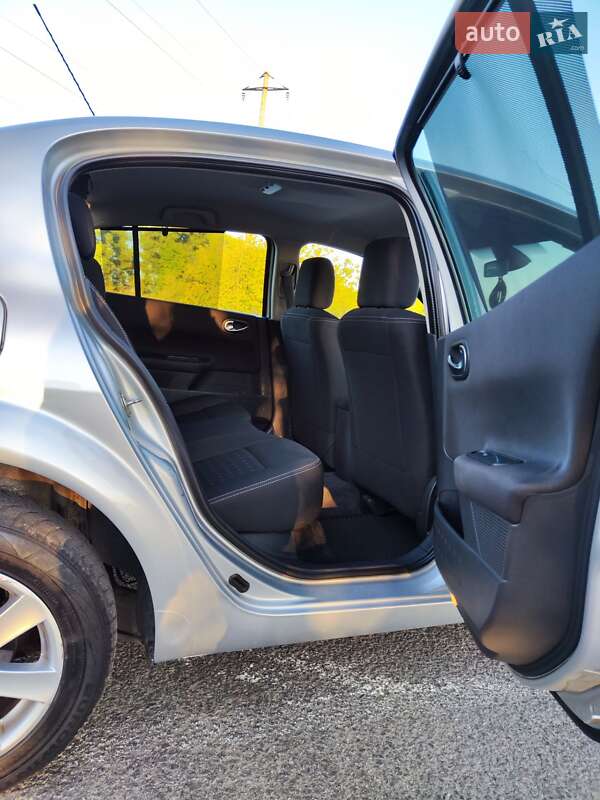 Седан Renault Megane 2005 в Ромнах