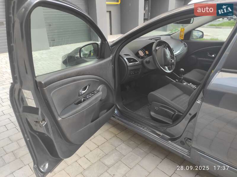Универсал Renault Megane 2015 в Ивано-Франковске фото 2 Универсал Renault Megane 2015 в Ивано-Франковске