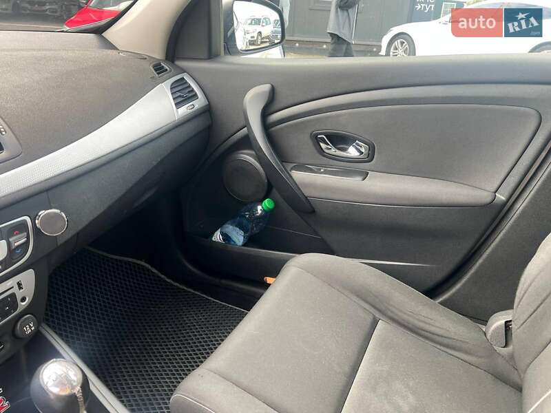Універсал Renault Megane 2013 в Львові фото 28 Універсал Renault Megane 2013 в Львові
