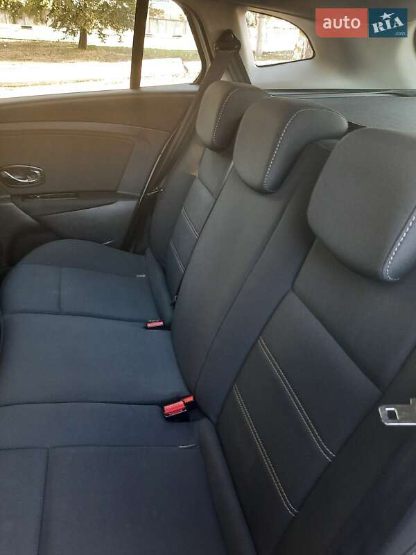 Універсал Renault Megane 2013 в Запоріжжі фото 2 Універсал Renault Megane 2013 в Запоріжжі