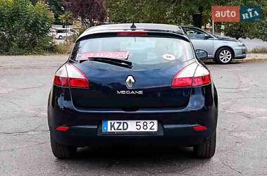 Хэтчбек Renault Megane 2010 в 