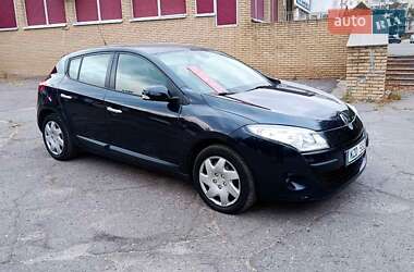 Хэтчбек Renault Megane 2010 в 