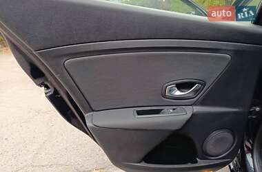 Хэтчбек Renault Megane 2010 в 