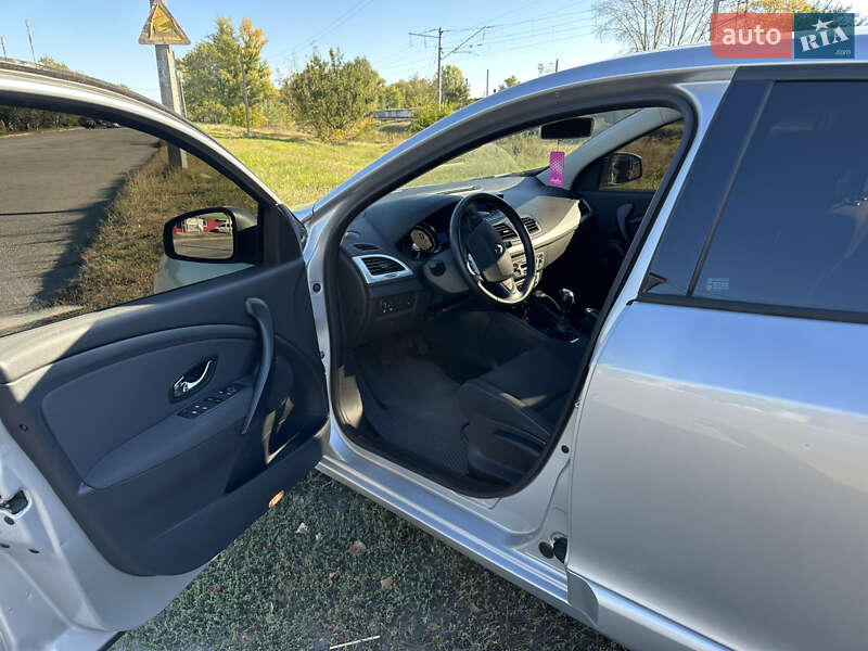 Хэтчбек Renault Megane 2013 в Кременчуге фото 16 Хэтчбек Renault Megane 2013 в Кременчуге