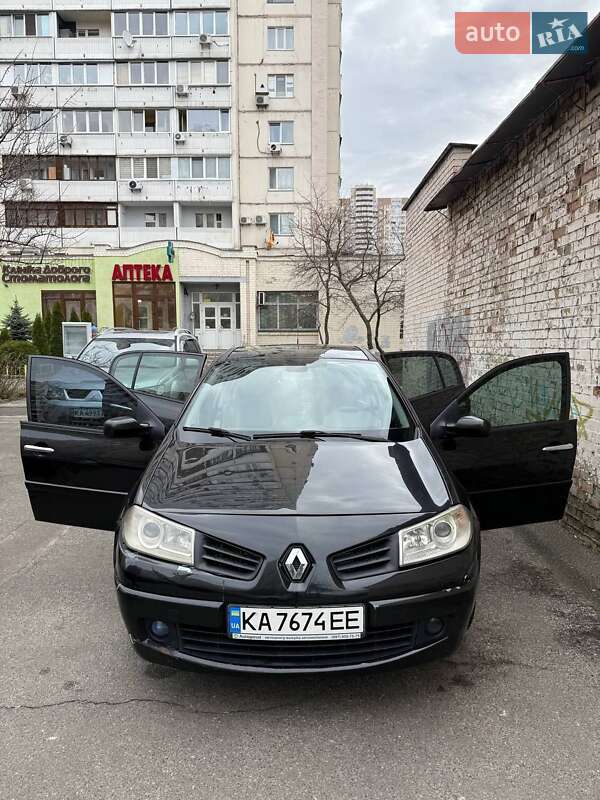 Седан Renault Megane 2006 в Вишневом фото 4 Седан Renault Megane 2006 в Вишневом
