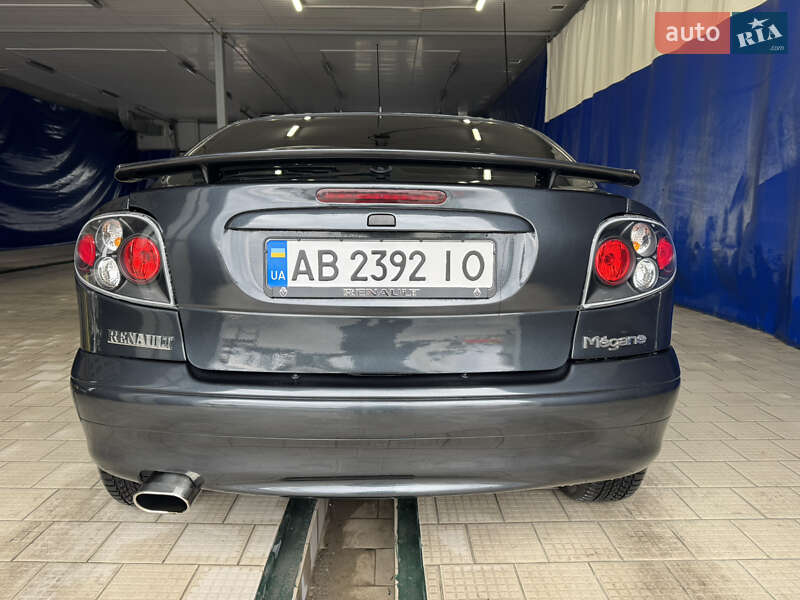 Купе Renault Megane 2000 в Городке