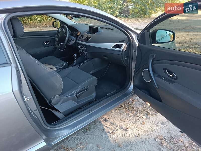 Купе Renault Megane 2012 в Киеве фото 16 Купе Renault Megane 2012 в Киеве