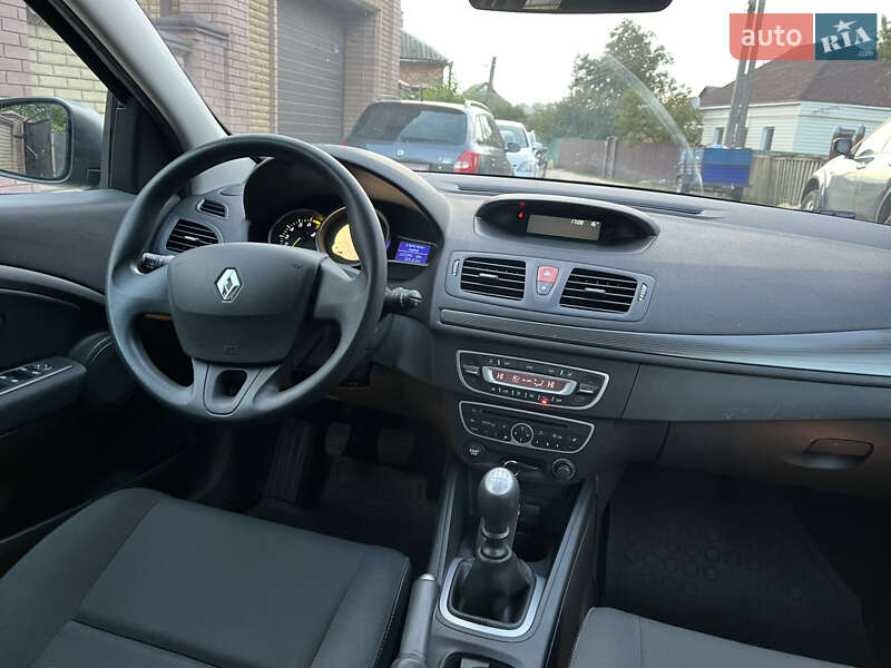 Хетчбек Renault Megane 2010 в Охтирці фото 50 Хетчбек Renault Megane 2010 в Охтирці