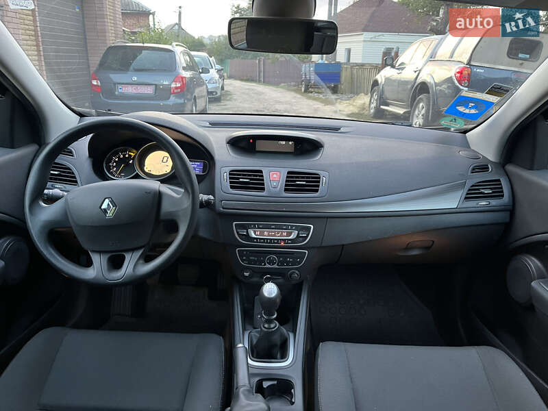 Хетчбек Renault Megane 2010 в Охтирці фото 48 Хетчбек Renault Megane 2010 в Охтирці