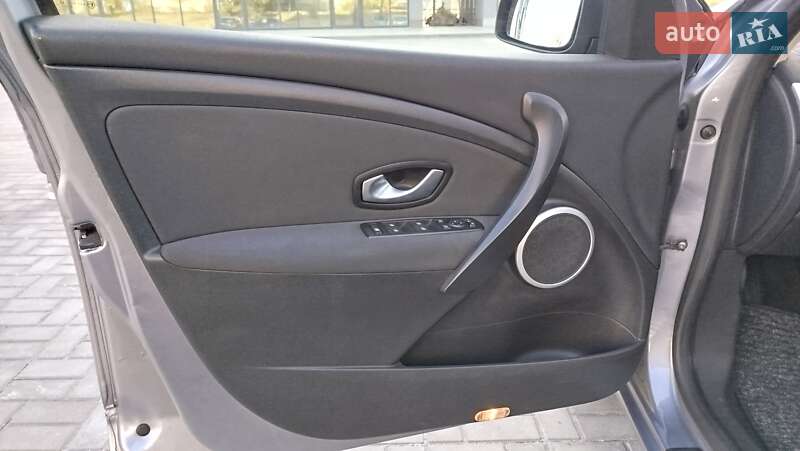 Хетчбек Renault Megane 2009 в Дніпрі фото 14 Хетчбек Renault Megane 2009 в Дніпрі