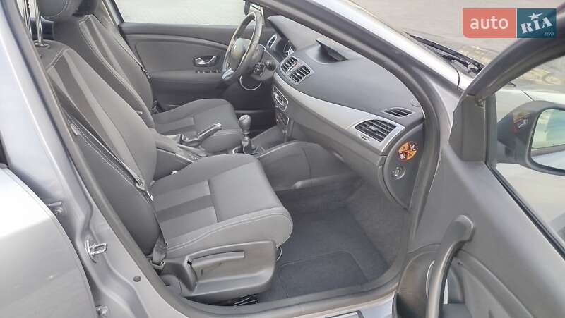 Хетчбек Renault Megane 2009 в Дніпрі фото 18 Хетчбек Renault Megane 2009 в Дніпрі