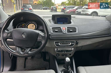Хетчбек Renault Megane 2010 в 